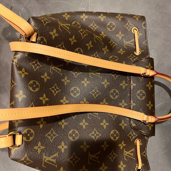 NWOT Louis Vuitton Mountsouris PM backpack - Picture 3 of 5